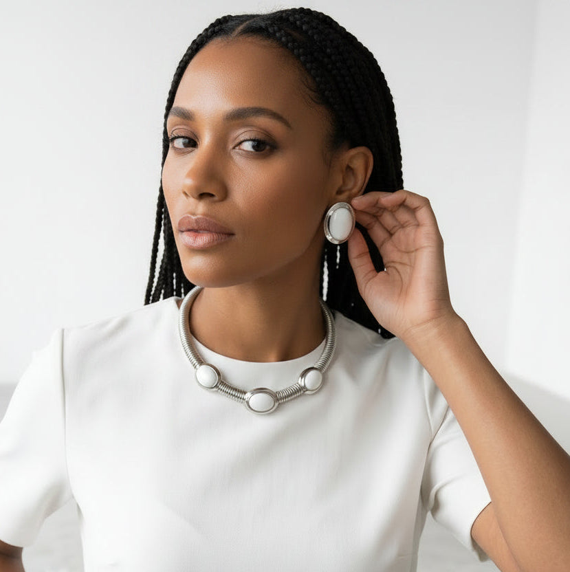 Set choker e orecchini White