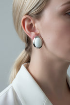 Set choker e orecchini White