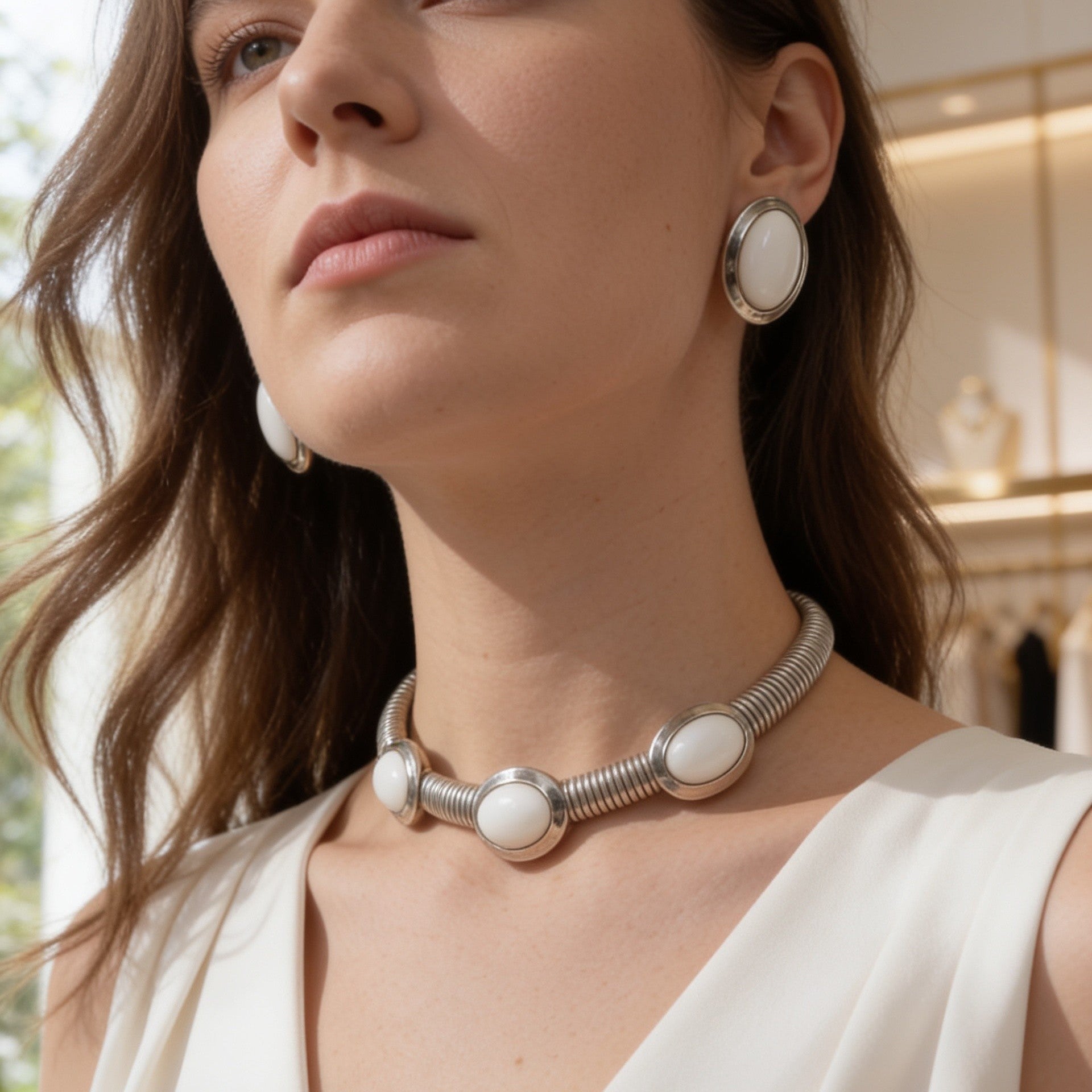 Set choker e orecchini White